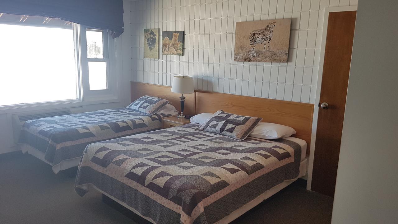 Pinawa Motel Ngoại thất bức ảnh