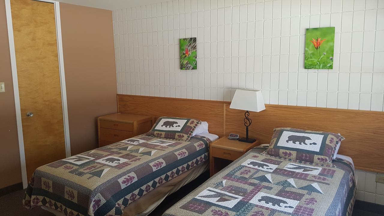 Pinawa Motel Ngoại thất bức ảnh