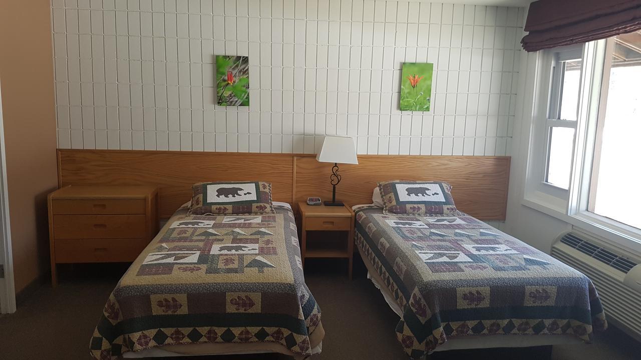 Pinawa Motel Ngoại thất bức ảnh