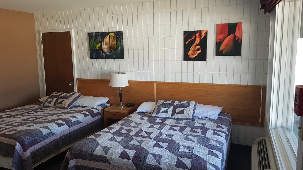 Pinawa Motel Ngoại thất bức ảnh