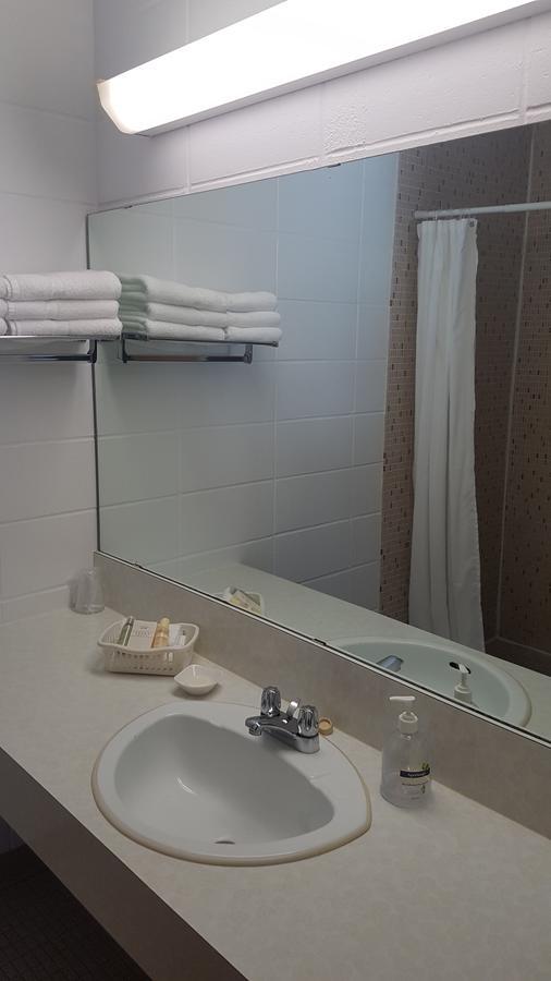 Pinawa Motel Ngoại thất bức ảnh