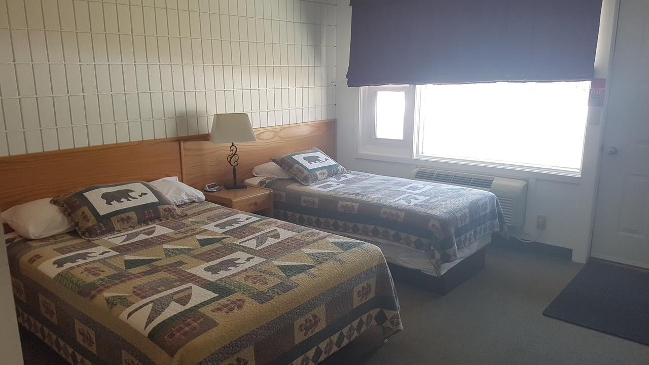 Pinawa Motel Ngoại thất bức ảnh