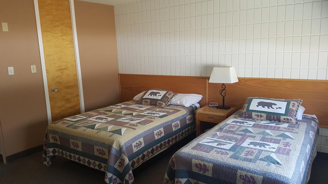Pinawa Motel Ngoại thất bức ảnh